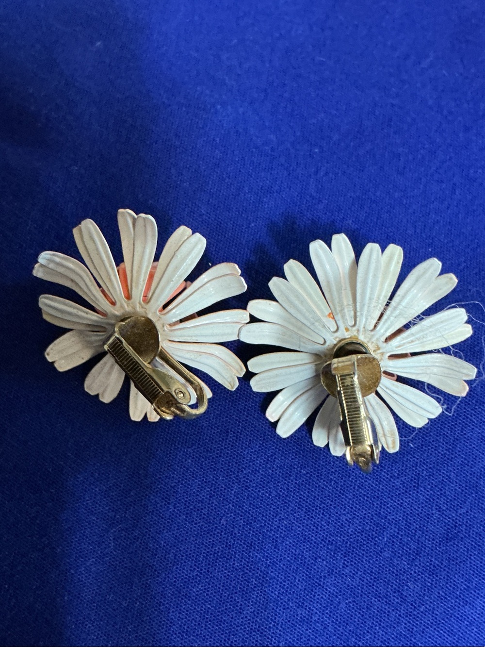 Vintage Orange & Cream Floral Brooch & Clip Earrings Set - Picture 6 of 9